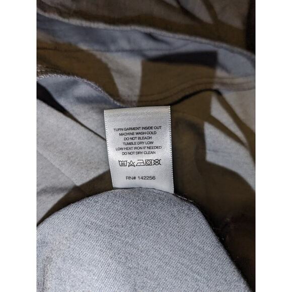 FIGS Casma Graphite Gray 3-Pocket Scrub Top FW1100 Technical Collection SMALL H - Picture 9 of 9